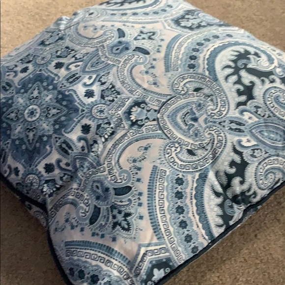 Queen Comforter Set - Picture 2 of 4